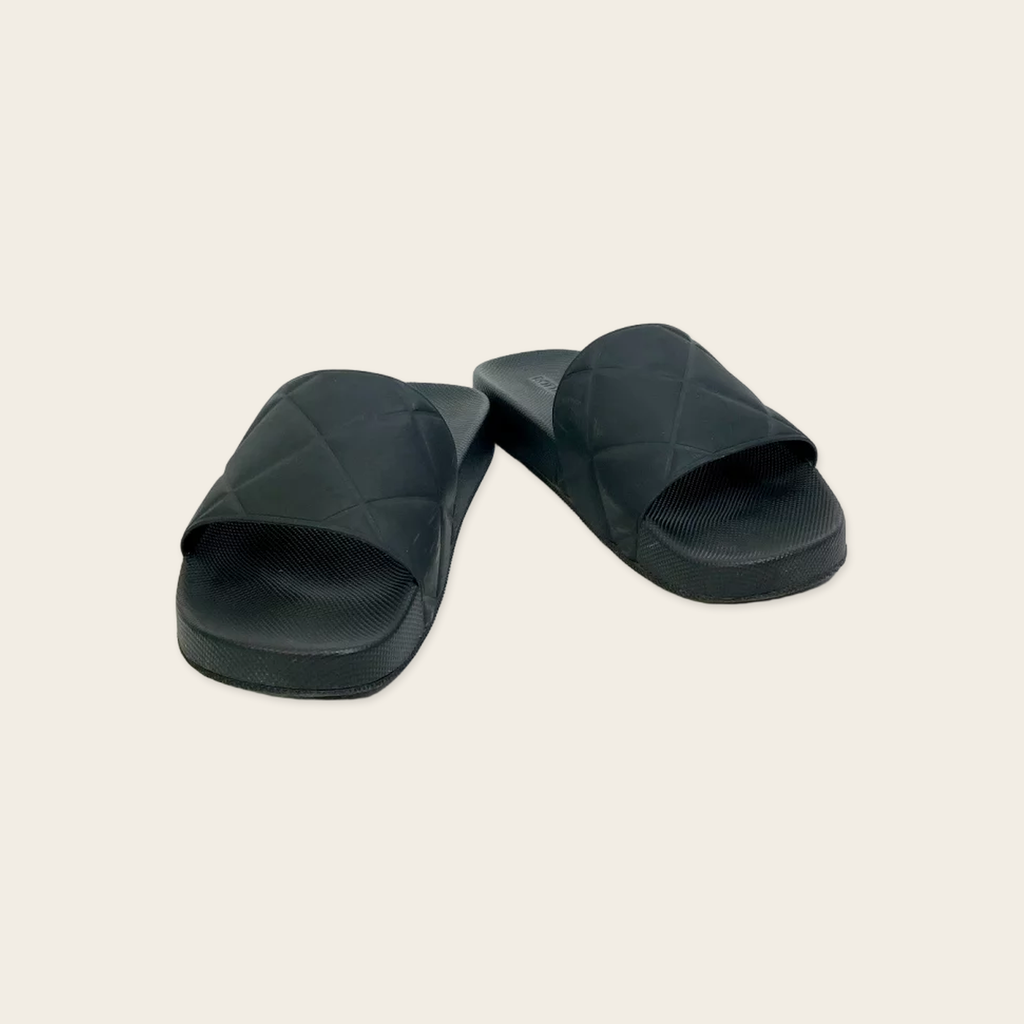 Bottega Veneta The Slider in Black