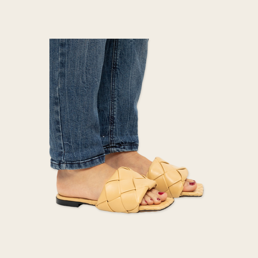 Bottega Veneta BV Lido Leather mules
