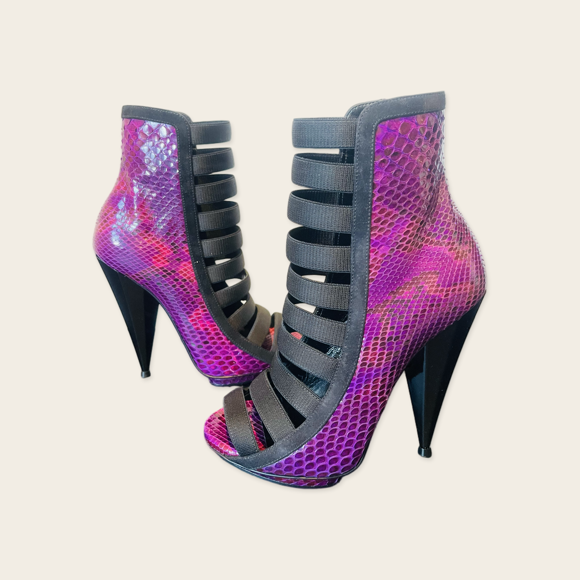 Gucci Olímpia Python Heel Ankle Boots