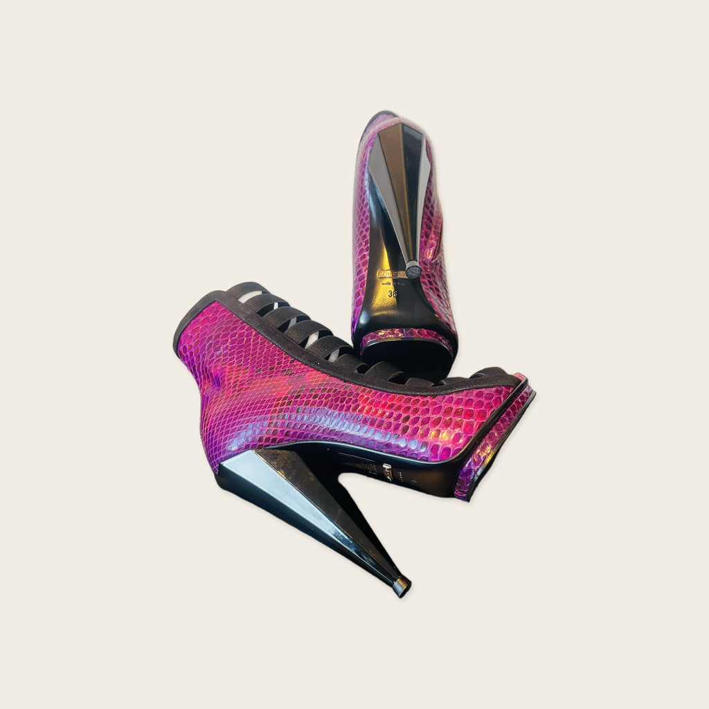 Gucci Olímpia Python Heel Ankle Boots