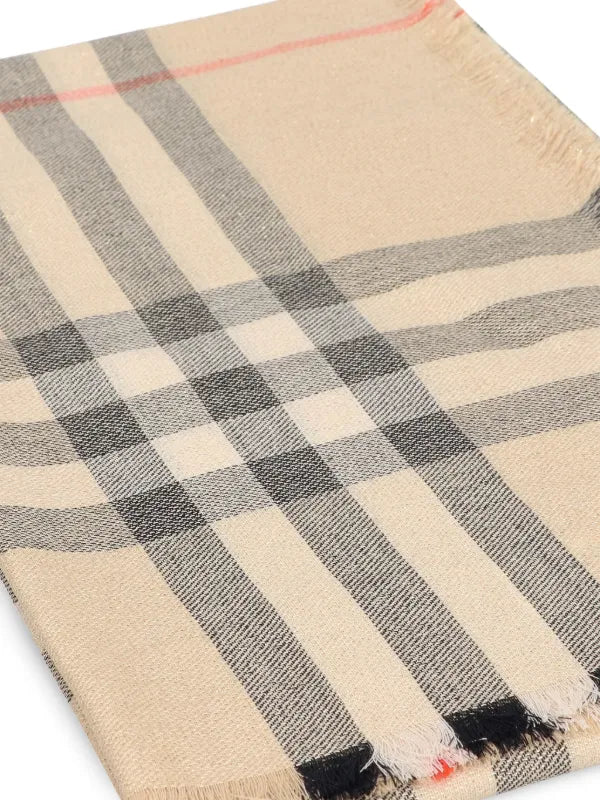 Burberry Vintage Check Scarf with Gold — IMG_0624