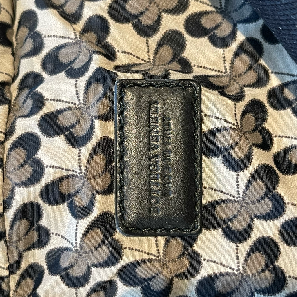 Bottega Veneta Foldable Weekend Bag interior leather label
