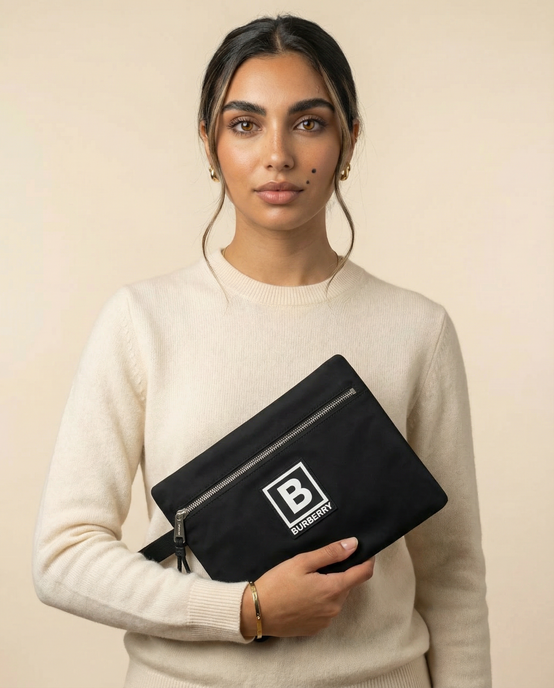 Handle Logo Pouch